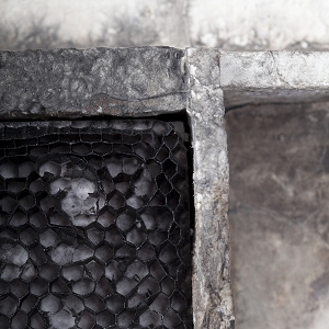 Black & grey glass contrast in this ominous comb...